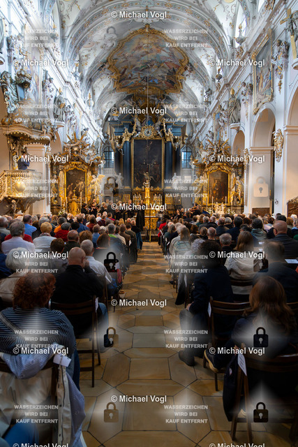 TAM25_K.05__Michael-Vogl_008_4948 | Tage Alter Musik Regensburg K.05 Basilika St. Emmeram Xenia Löffler, Alfredo Bernardini, Michael Bosch, Oboe Batzdorfer Hofkapelle (Deutschland) Musik aus der Fürst Thurn und Taxis Hofbibliothek Regensburg Daniel Deuter Konzertmeister Foto: Michael Vogl