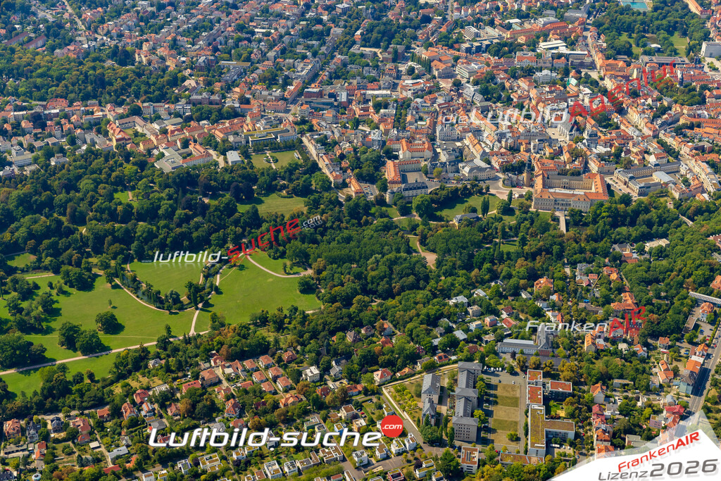 Luftaufnahme Park an der Ilm Weimar - Die Luftaufnahme wurde 2025 vom UL-Flugzeug heraus erstellt ( ohne Drohne ) - Hochauflösende Luftaufnahme - für professionelle Ausdrucke geeignet. Die Geschenkidee !Mit Lizenz und Bildrechte bestellbar