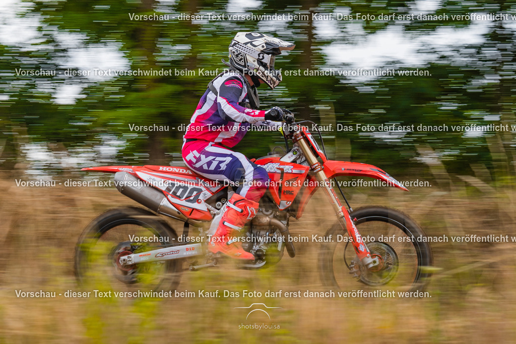 07_05_BernauerSchleife-8236 | Sportfotografin aus Berlin-Brandenburg mit Fokus auf Motocross. Ich halte deine sportliche Leistung und echte Emotionen auf und neben der Strecke professionell fest. Entdecke die Fotos von deinem Rennen und bestelle sie direkt hier im Shop.