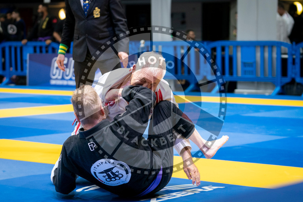 20240125PBB01544 | Fighters compete during the sixth day of the Brazilian Jiu-jitsu European Championship of the IBJJF in Paris, France, on January 25, 2024.