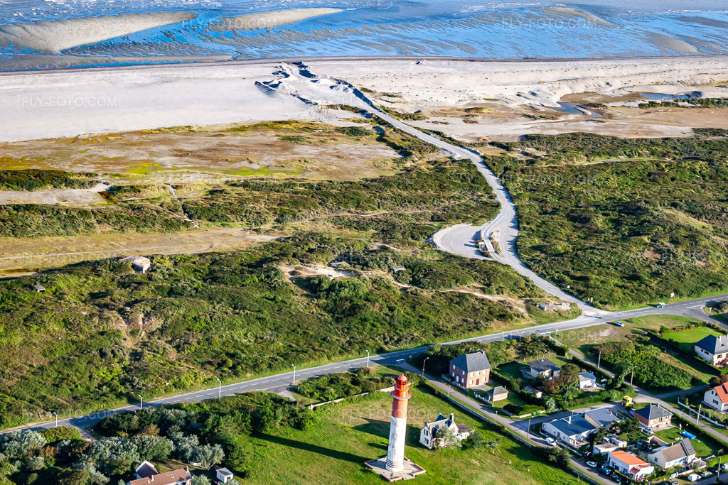Aerial view: Brighton Lighthouse in Cayeux-sur-Mer in the state Somme, France.Photo: IMG_70953.jpg taken on 08/24/2014 by Werner Riehm/FLY-FOTO.comResolution of the original: 4302 x 2868 px