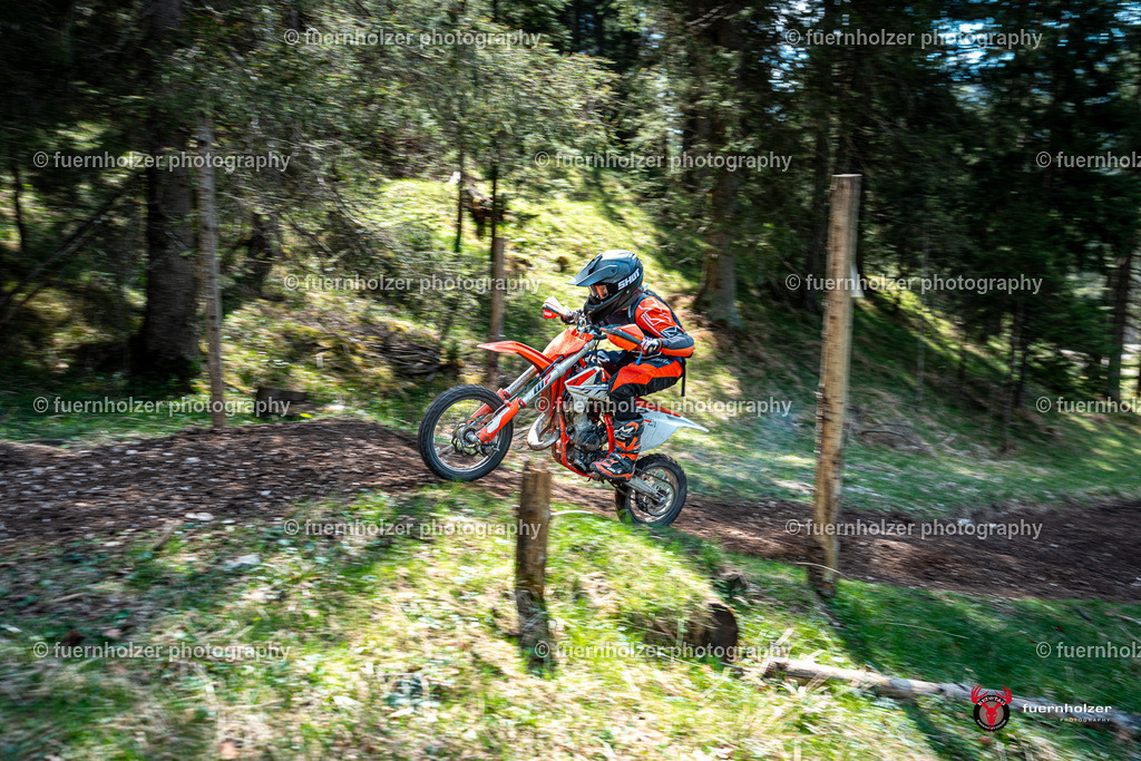 fuernholzer_250501-C1-653 | Fotografische Impressionen von der Red Stag Enduro Extreme by fuernholzer-photography.com. Endurosport in Österreich fotografisch festgehalten von fuernholzer. Auftragsfotografie für Private, Gewerbefotos und Industriefotografie. Eventfotografie, Sportfotografie und Motorsportfotografie. Anbieter von Fotoworkshops, Fototraining, fotografischen Vorträgen und Fotoseminaren.