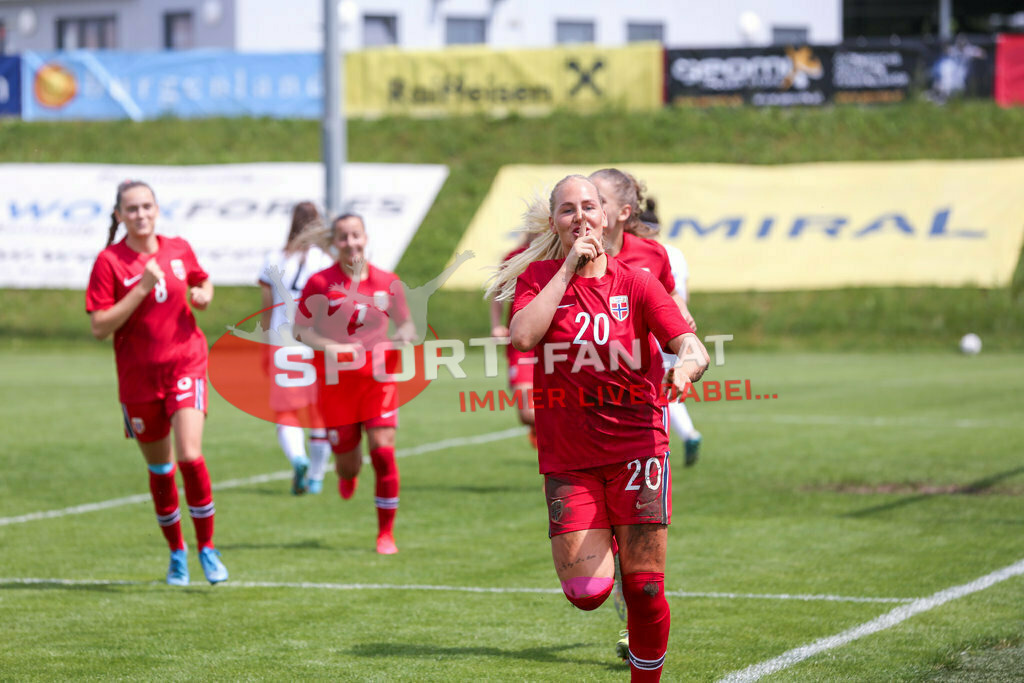 Norwegen U19  Bulgarien U19 | Irene Dirdal (Norway #8) Stine Nybø Brekken (Norway #7) Cathinka Cecilie Friis Tandberg (Norway #20) ; Norwegen U19  Bulgarien U19 am 13.05.2022 in Wels
(Huber Arena), AUSTRIA, (Photo by Ernst Krawagner sport-fan.at) - Realisiert mit Pictrs.com