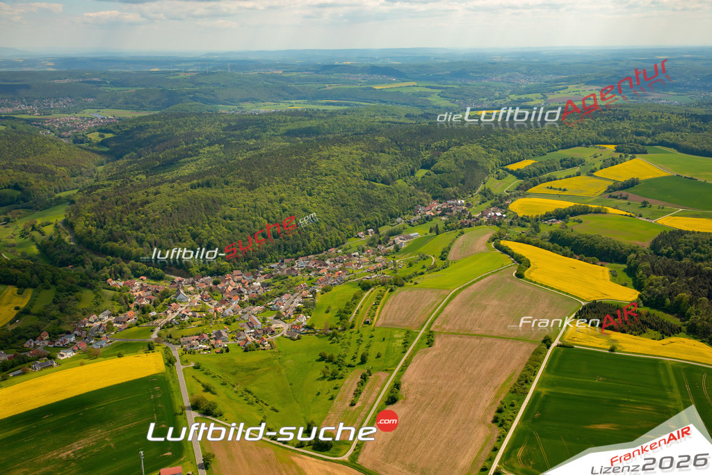 Das Luftbild zeigt : Stralsbach Burkardroth - Die Luftaufnahme wurde 2024 vom UL-Flugzeug aus erstellt ( keine Drohne ) - Hochauflösende Luftaufnahme - Für grossformatige Ausdrucke geeignet. Die Geschenkidee !Mit Lizenz und Bildrechte bestellbar
