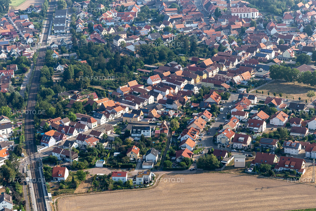 Rappengasse | Luftbild: Rappengasse in Rheinzabern im Bundesland Rheinland-Pfalz in Deutschland. Foto: IMG_122154.jpg vom 11.08.2020 durch ©2025 Werner Riehm fly-foto.de/copyright - Realisiert mit Pictrs.com