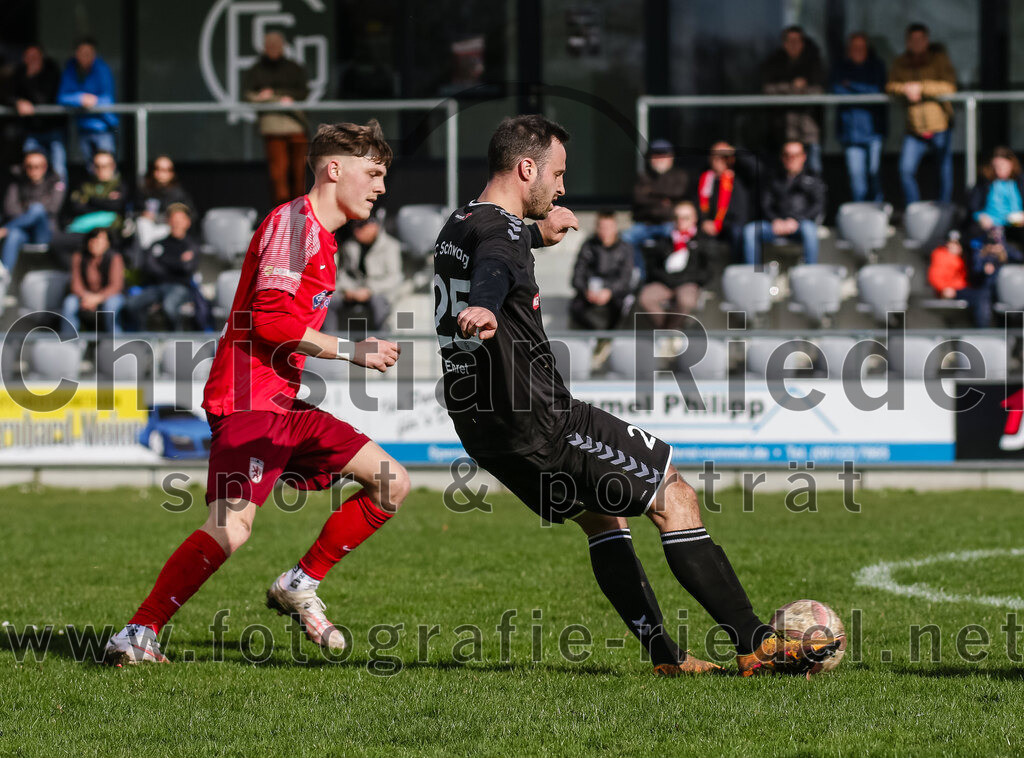 2024-02-24_109_FC_Schwaig_gegen_TSV_1880_Wasserburg | Oberding, Deutschland, 24.02.2024:
Fußball, 2. Runde Qualifikation TOTO-Pokal 2023 / 2024, 1. Spieltag, FC Schwaig gegen TSV 1880 Wasserburg, Endergebnis: 2:3

Nils Ehret (FC Schwaig, #25)

Foto: Christian Riedel / fotografie-riedel.net