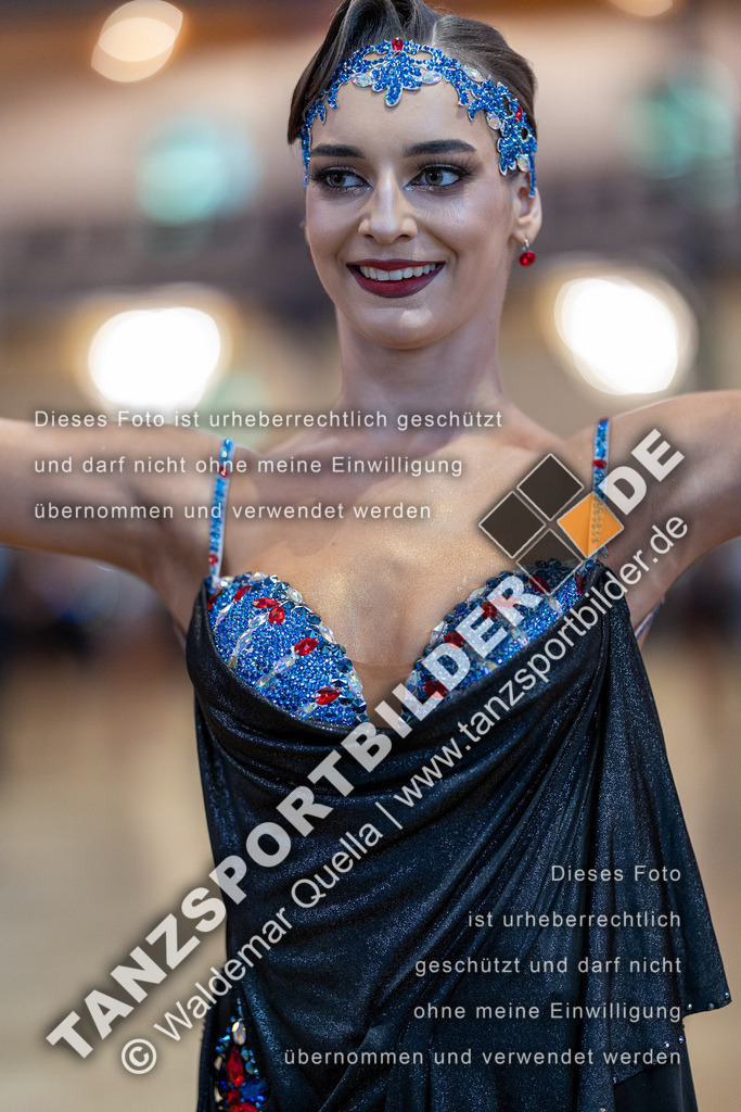 20230812-00443 | Hier finden Sie Tanz Bilder vom Latein und Standard Formationen tanzen. Sportbilder vom Tanzsport. Schöne Fotos und von Weltmeisterschaft, Europameisterschaft, Bundesliga, Regionalliga, Oberliga und Landesliga sowie von GOC Stuttgart, DanceComp, WM Bremen