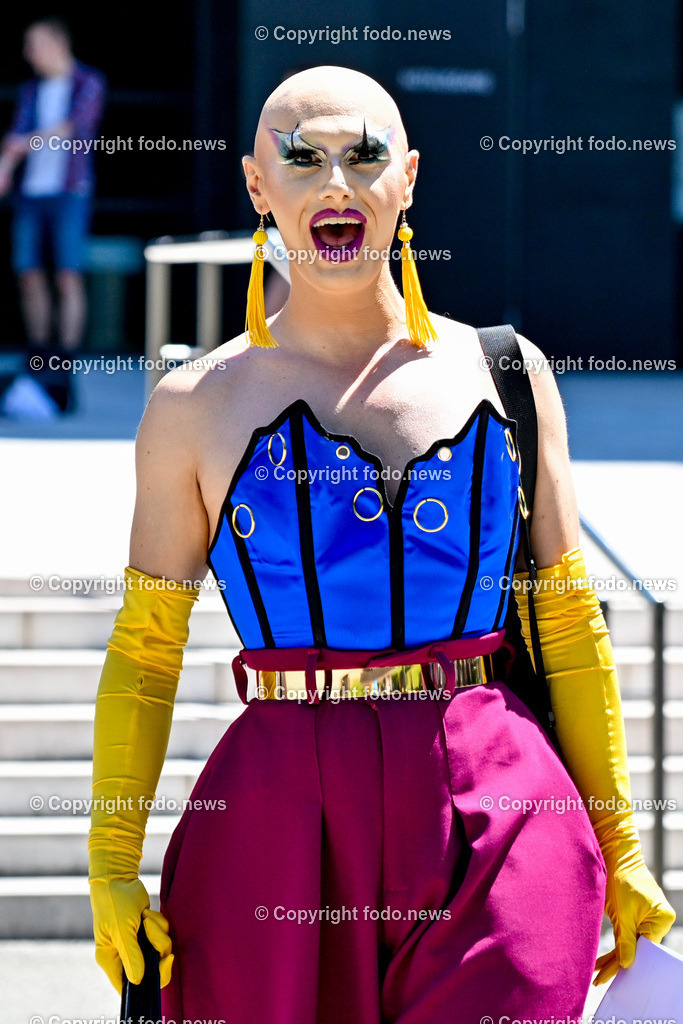 Linzpride 2024_ 06.07.2024-10 | 06.07.2024, Linz, AUT, Linzpride 2024, im Bild Teilnehmer an der Linz Pride 2024