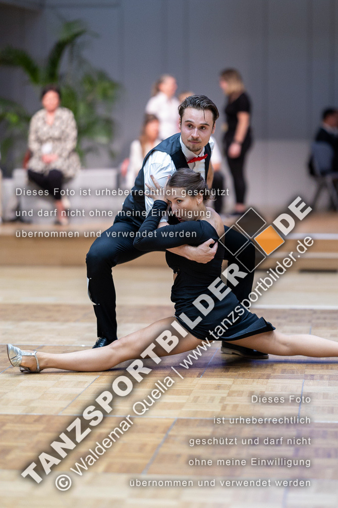 20230812-02592 | Hier finden Sie Tanz Bilder vom Latein und Standard Formationen tanzen. Sportbilder vom Tanzsport. Schöne Fotos und von Weltmeisterschaft, Europameisterschaft, Bundesliga, Regionalliga, Oberliga und Landesliga sowie von GOC Stuttgart, DanceComp, WM Bremen