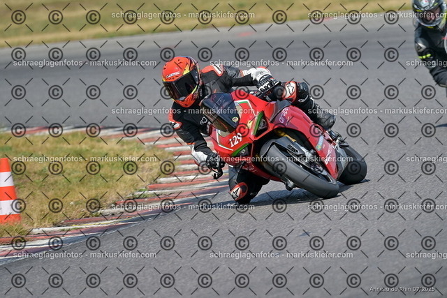 25bt04-1735 | markuskiefer.com - Realisiert mit Pictrs.com