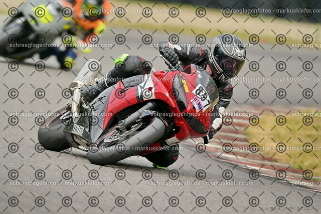 25bt05-1031 | markuskiefer.com - Realisiert mit Pictrs.com