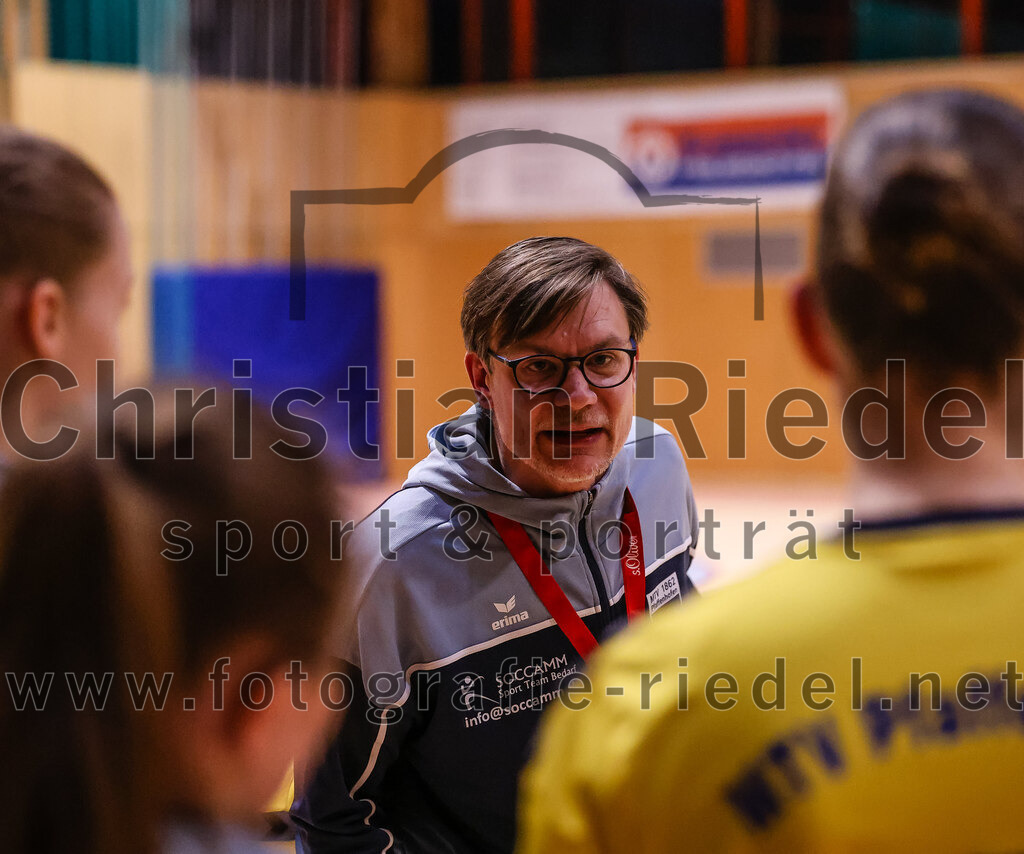 2025-02-15_119_SpVgg_Altenerding_gegen_MTV_Pfaffenhofen | Erding, Deutschland, 15.02.2025:Handball, Bezirksoberliga Frauen Altbayern 2024 / 2024, 14. Spieltag, SpVgg Altenerding gegen MTV Pfaffenhofen, Endergebnis: 27:23Mirco Hollstein (MTV Pfaffenhofen, #)Foto: Christian Riedel / fotografie-riedel.net