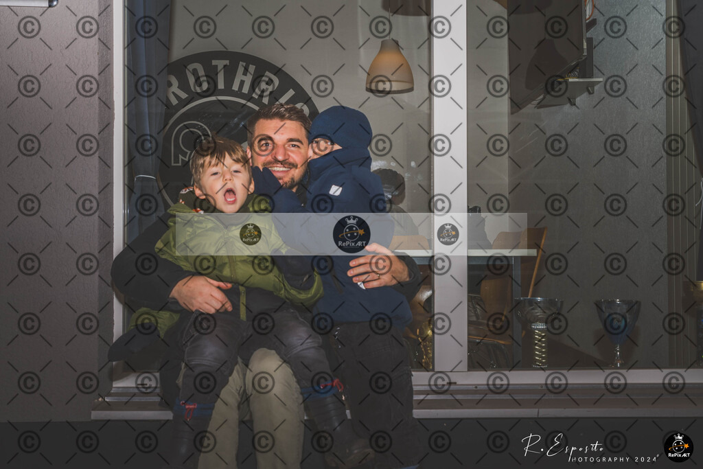 20241206_FCR-Weihnachtsmann_016 | Sport und Naturfotografie von Roberto Esposito zeigt echte Momente Bewegung und die Schönheit der Natur. Ausdrucksstarke Bilder schaffen Emotionen.
