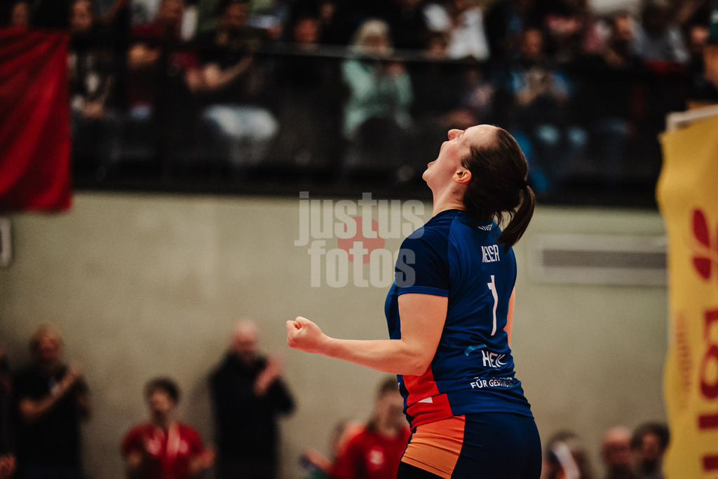 Volleyball | Frauen | Saison 2025/2026 | Volleyball Bundesliga | ETV Hamburger Volksbank Volleys vs. Ladies in Black Aachen | 29.10.2025 | Jana-Marie Meiser (#1, ETV Hamburger Volksbank Volleys) jubelt