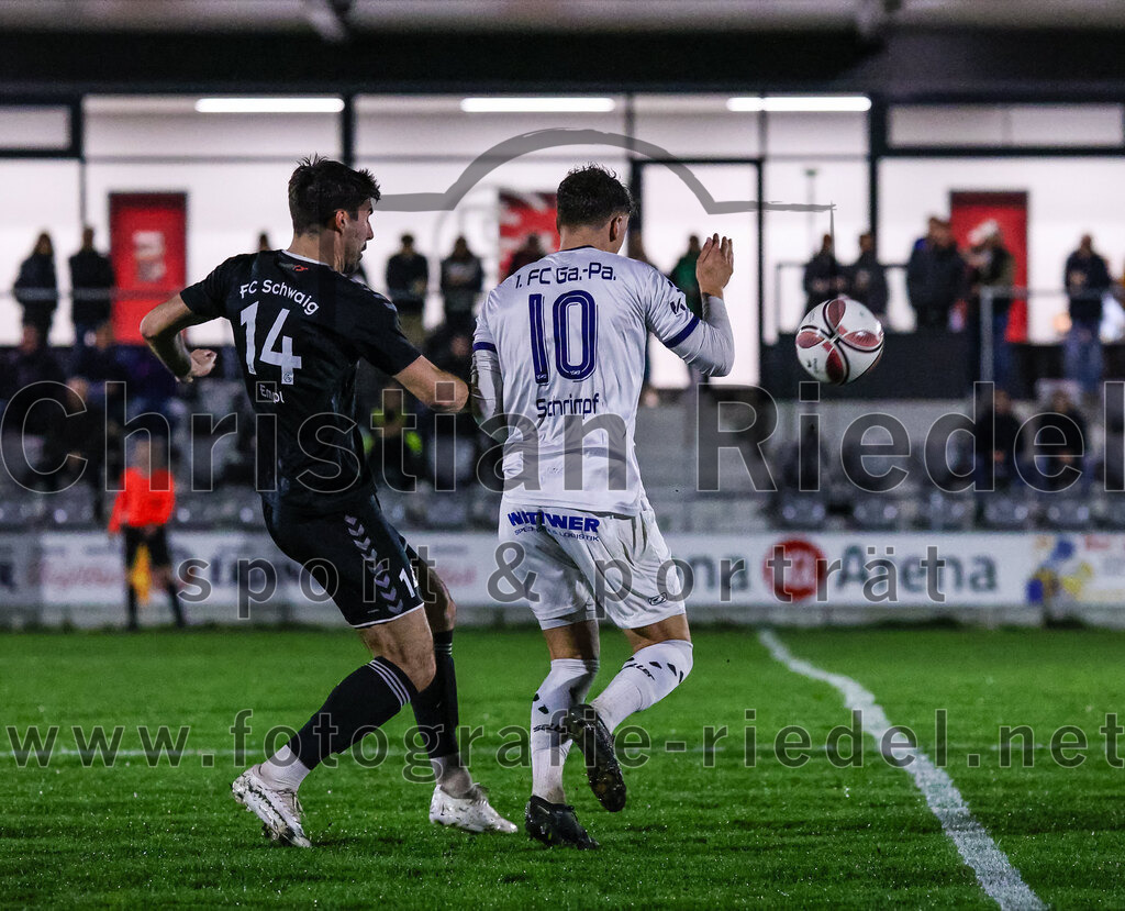 2024-03-15_054_FC_Schwaig_gegen_1_FC_Garmisch-Partenkirchen | Oberding, Deutschland, 15.03.2024:
Fußball, Landesliga Südost 2023 / 2024, 25. Spieltag, FC Schwaig gegen 1. FC Garmisch-Partenkirchen, Endergebnis: 4:0

Johannes Empl (FC Schwaig, #14), Jonas Schrimpf (1. FC Garmisch-Partenkirchen, #10)

Foto: Christian Riedel / fotografie-riedel.net