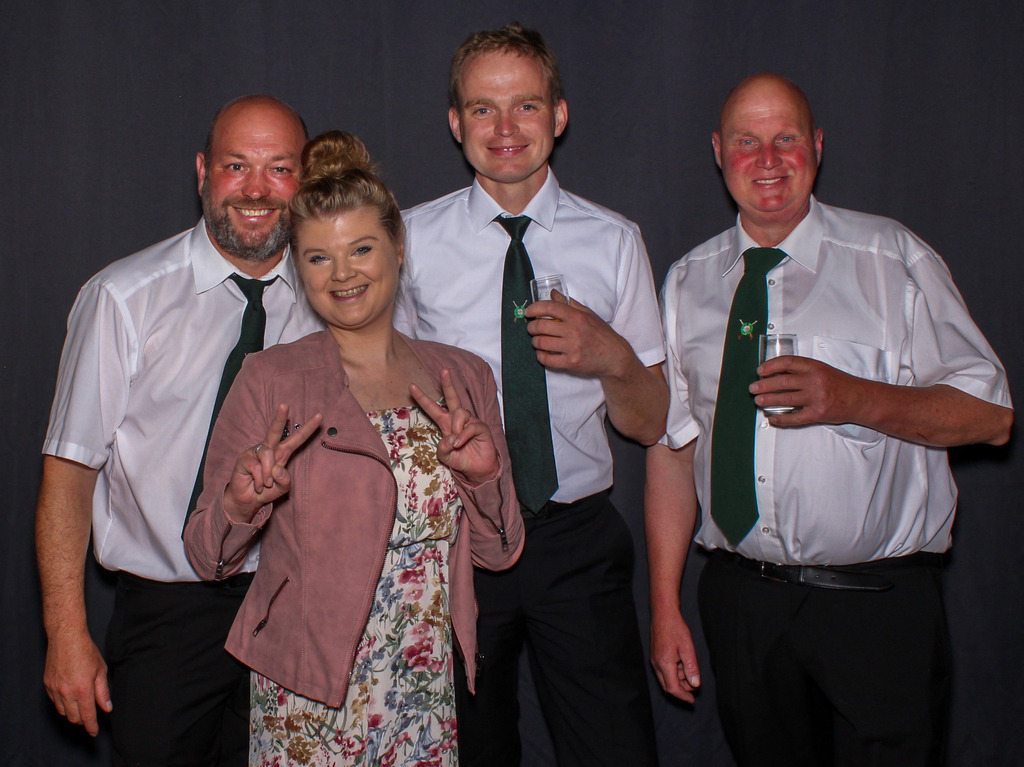 top-top.de-250628-051 | Foto, Video, Fotografie, Videografie, Fotobox, DJ, Discjockey, Musik, Musikbox, Veranstaltung, Photobooth, Amazon, Ebay, Buchtipp, Bestseller, Autor, Verlag, Buch, Wesel, Hamminkeln, NRW, Dinslaken, Rees, Drohne, Hochzeit, Party, Fotobox, Wesel, Fotograf