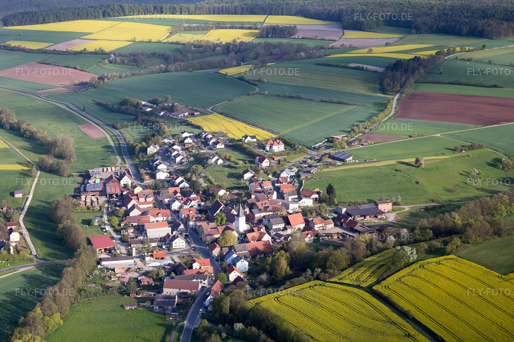 Luftbild: Ortsansicht im Ortsteil Falsbrunn in Rauhenebrach im Bundesland Bayern in Deutschland. Foto: IMG_087811.jpg vom 05.05.2016 durch Werner Riehm/FLY-FOTO.de