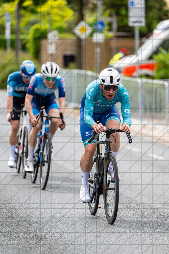 Großer Preis von Buchholz | Rennen UCI-Sportgruppe CT und Elite Amateure | Buchholz in der Nordheide, Deutschland, 29.05.25: Großer Preis von Buchholz | Rennen UCI-Sportgruppe CT und Elite AmateureCREDIT:www.bullenfotos.de, Martin König, Hörner Weg 40, D-49078 Osnabrück, +4917663732967Nutzung und Weitergabe nur zu den vereinbarten Zwecken. Presseanfragen an Ersteller. Alle Rechte beim Ersteller. Honorierung nach MFM. - Realisiert mit Pictrs.com