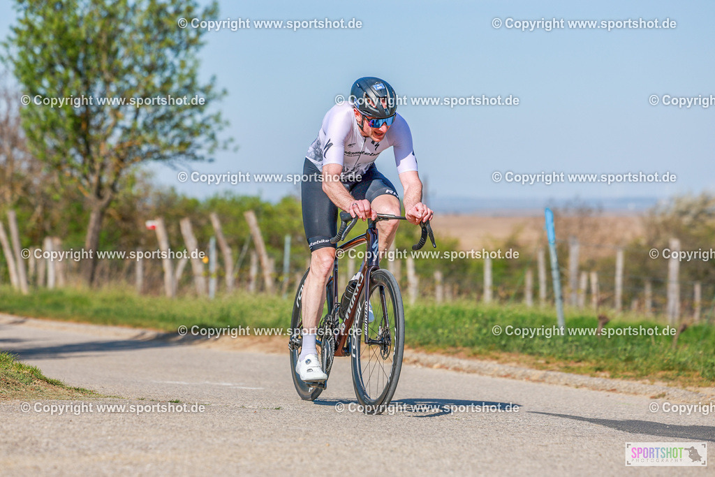 600_AR6_8179 | Neusiedlersee Radmarathon 2026@sportshot_your_pictrs #yourpictures#roadtowm2029 #nrm #neusiedlerseeradmarathon #neusiedlersee #neusiedlerseetourismus #burgenland #mörbisch #nrm26 #burgenlandtourismus #voglundco #poweredbyburgenlandtourismus #radsport #rad #marathon #ucigranfondo #visitburgenland #ucigranfondoworldseries