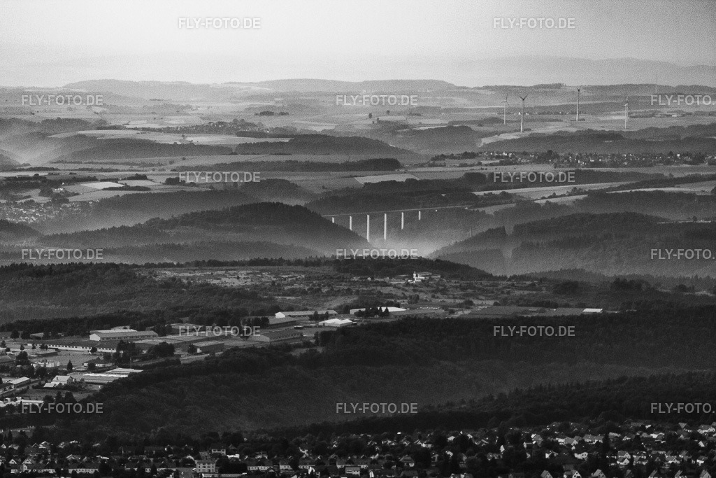 Autobahntalbrücke | Luftbild: Autobahntalbrücke im Ortsteil Thalfröschen in Thaleischweiler-Fröschen im Bundesland Rheinland-Pfalz in Deutschland. Foto: IMG_29334.jpg vom 25.06.2010 durch Werner Riehm/FLY-FOTO.de - Realisiert mit Pictrs.com