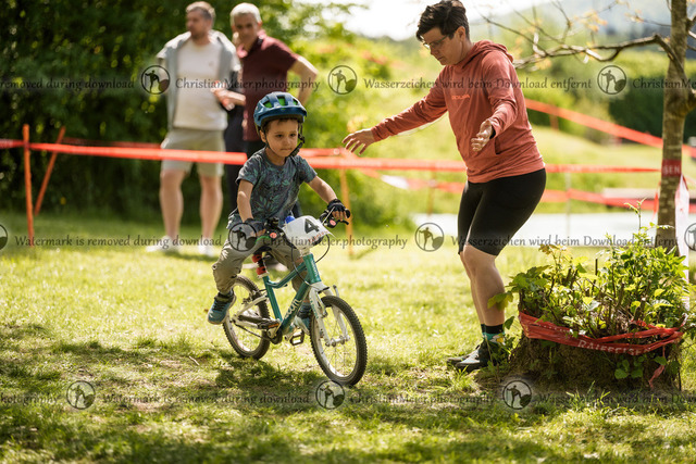 Eierlesen 2026 | Sie wurden bei einem Event oder Sportanlass fotografiert? Hier finden sie ihre Bilder! - Realisiert mit Pictrs.com