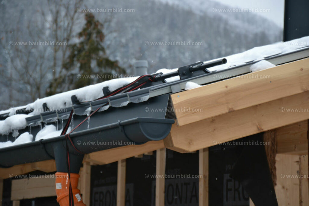 bib-lg11-spenglerarbeiten-0160 | Nach LV-Leistungsgruppen sortierte Detailfotos über den Bau eines Hauses. Alle Hausbau-Bilder direkt vom Urheber und Autor der Website Haus-Selber-Bauen.com