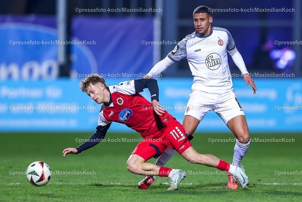 Koe12032501027 | 12.03.2025, Fußball, FC Viktoria Köln – Rot-Weiss Essen, 3.Liga, Sportpark Höhenberg, Saison 2024 2025: Jimmy Kaparos (RWE #8) im Zweikampf gegen Robin Velasco (Viktoria Köln #11)DFB regulations prohibit any use of photographs as image sequences and or quasi-video.