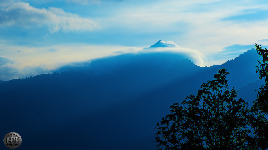 In the Veil of Clouds | Holzisphotography, Landschaftsfotografie, Wildlifefotogorafie - Realisiert mit Pictrs.com
