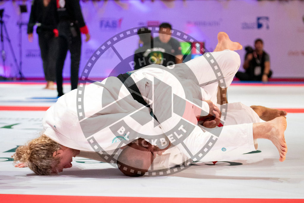 20231107PBB4676 | Fighters compete during the AJP World Master Championship in the Mubadala Arena in Abu Dhabi, Arab United Emirates, on November 7, 2023.