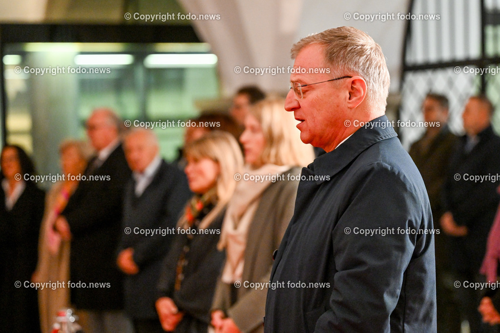 Kranzniederlegung mit LH Stelzer und VertreterInnen des Ooe. Landtags_ 31.10.2024-18 | 31.10.2024, Landhaus Linz AUT, Promenade, Kranzniederlegung 2024 zum Gedenken all jener, die in der Vergangenheit für Oberoesterreich Verantwortung getragen haben, im Bild LH Thomas Stelzer (VP, Landeshauptmann Ooe)