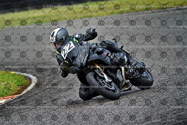 25bt02-0343 | markuskiefer.com - Realisiert mit Pictrs.com