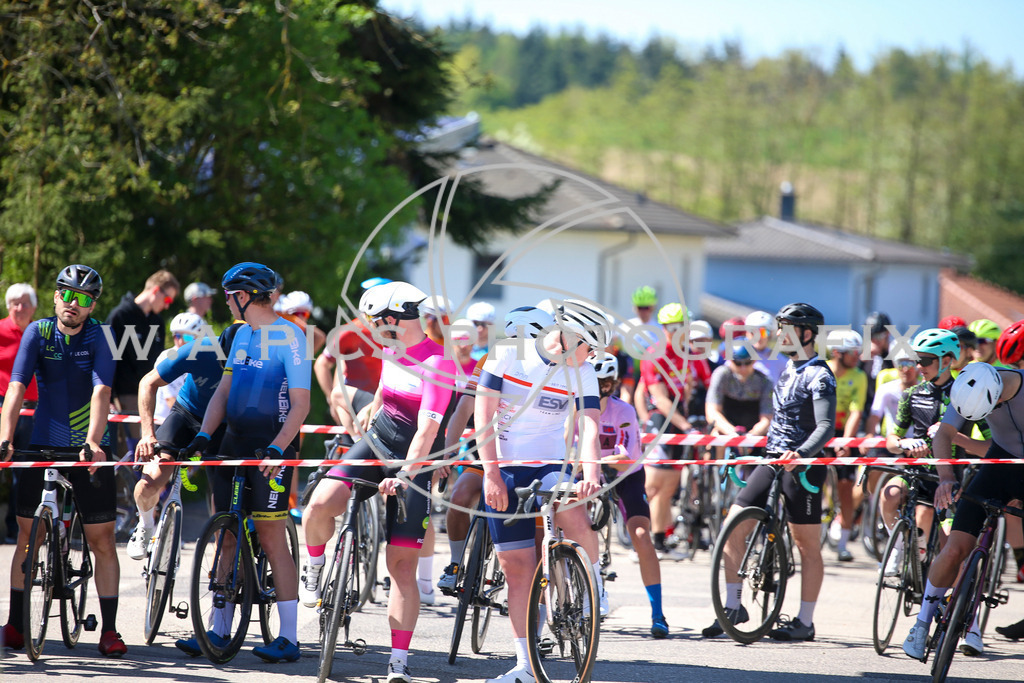 ..... | Wels, 23.04.2026, Kirschblüten Radrennen 2026 , Image shows: Photo: Wapics / Willdoner Andreas