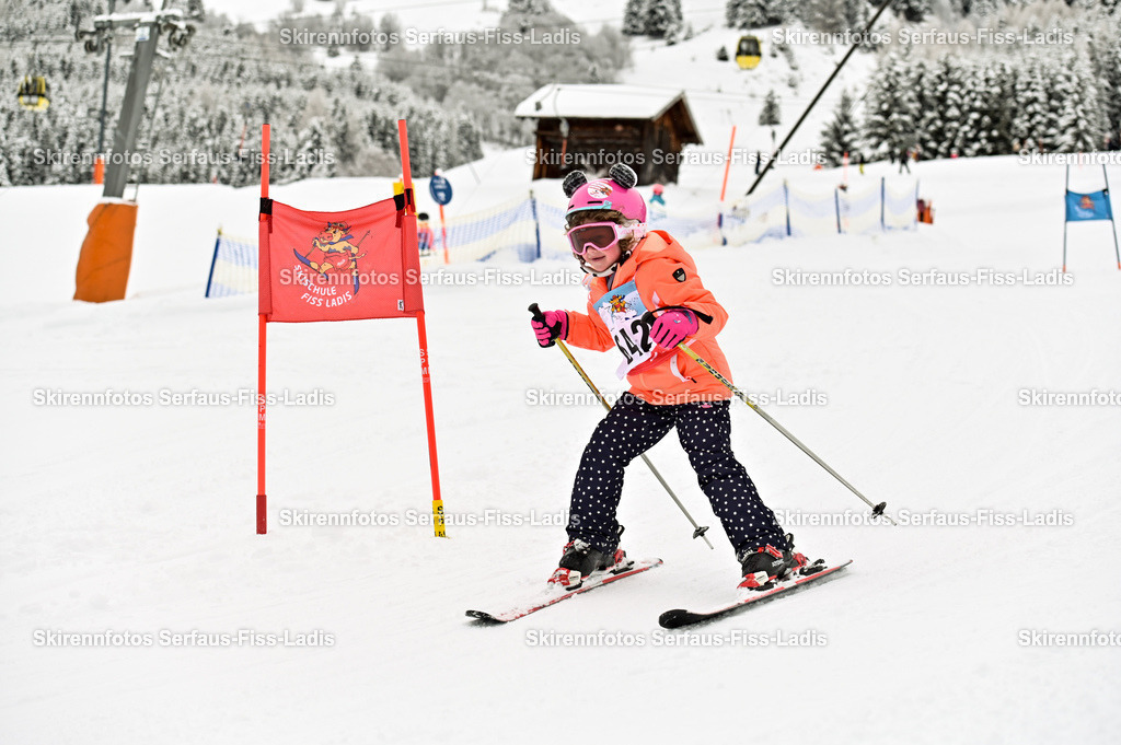 SRF_20.02.2026_0704 | Skirennfotos,Serfaus,Fiss,Ladis,Kinderskirennen,Winter,Tirol,Oberland,skirace,SFL,feelfree,weil wir's genießen,ski,Ski,skifahren,Sonnenplateau, - Realisiert mit Pictrs.com