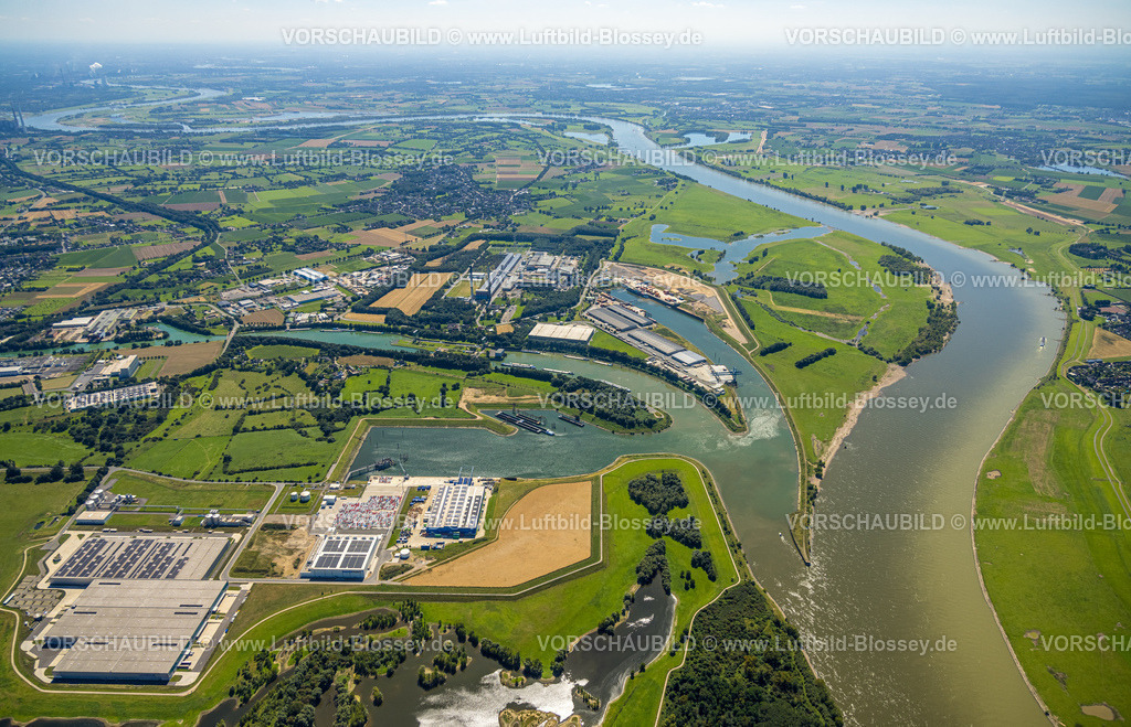 Wesel240802222 | Luftbild, Rhein-Lippe Hafen und DeltaPort Hafenverbund Hafen Emmelsum am Wesel-Datteln-Kanal, Schleuse Friedrichsfeld, Fluss Rhein mit Rheinaue und Blick zum Ort Spellen, Wesel, Ruhrgebiet, Niederrhein, Nordrhein-Westfalen, Deutschland