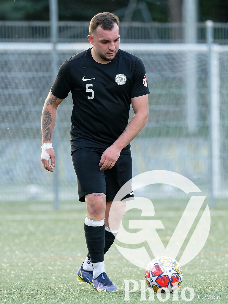 US Carouge II  v Viseu United  - 4eme ligue Groupe 3 | Geneva, Switzerland - May 20 : during the 4eme ligue Groupe 3  match between US Carouge II  and Viseu United  at Stade de la Fontenette  on May 20 , 2026 in Geneva, Switzerland.