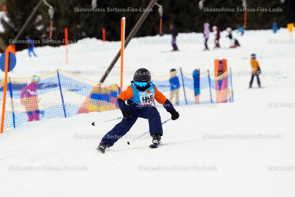 SRF_02.01.2026_0968 | Skirennfotos,Serfaus,Fiss,Ladis,Kinderskirennen,Winter,Tirol,Oberland,skirace,SFL,feelfree,weil wir's genießen,ski,Ski,skifahren,Sonnenplateau, - Realisiert mit Pictrs.com