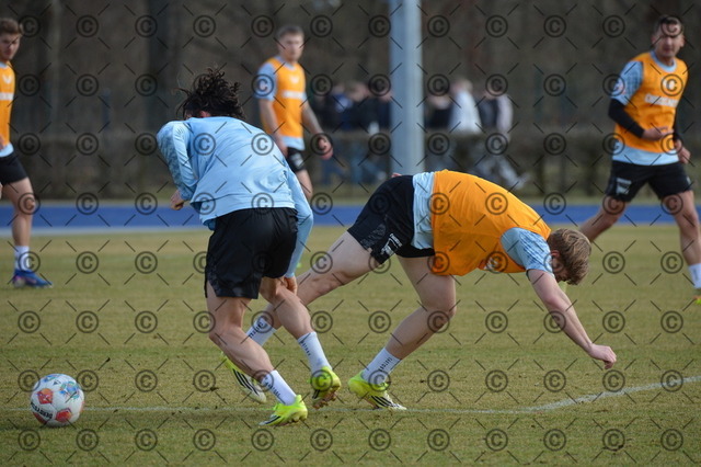 RGE_8396 | Hertha BSC, 2.Bundesliga, Herren, Training auf dem Hanns-Braun-Platz, Saison 2025/26, li. im Bild Fabian Reese ( Hertha BSC ),  Niklas Hildebrandt ( Hertha BSC ), 11.03. 2026, Fotograf: Ralf Gebhardt - Realisiert mit Pictrs.com