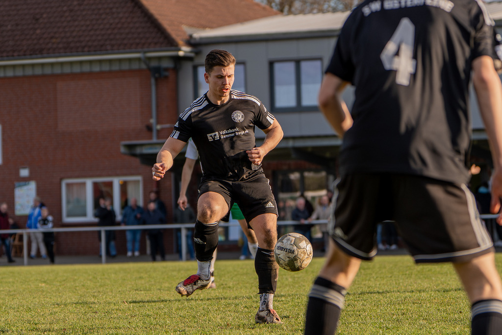 Fußball I Herren I Saison 2025-2026 I Bezirksliga Weser-Ems 4 I 21. Spieltag I TuS Lutten - SW Osterfeine I 4130 | jns.sportfotos - Realisiert mit Pictrs.com