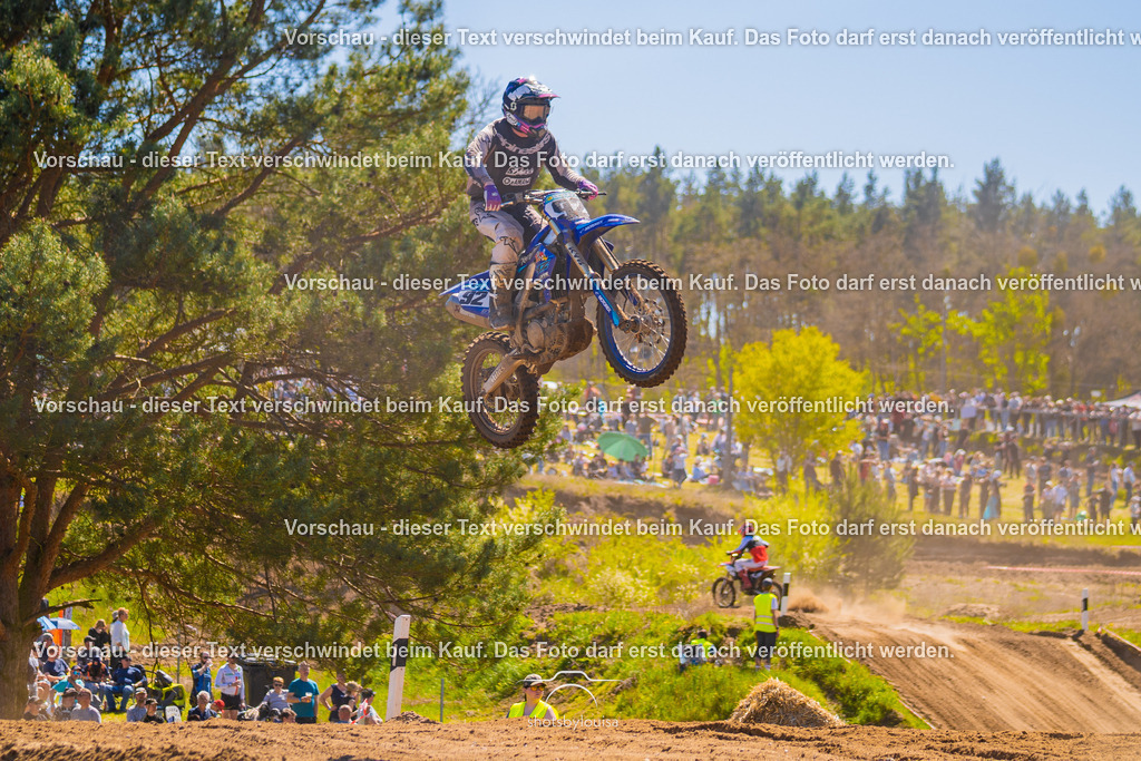 20260501_MCWriezen-3035 | Sportfotografin aus Berlin-Brandenburg mit Fokus auf Motocross. Ich halte deine sportliche Leistung und echte Emotionen auf und neben der Strecke professionell fest. Entdecke die Fotos von deinem Rennen und bestelle sie direkt hier im Shop.