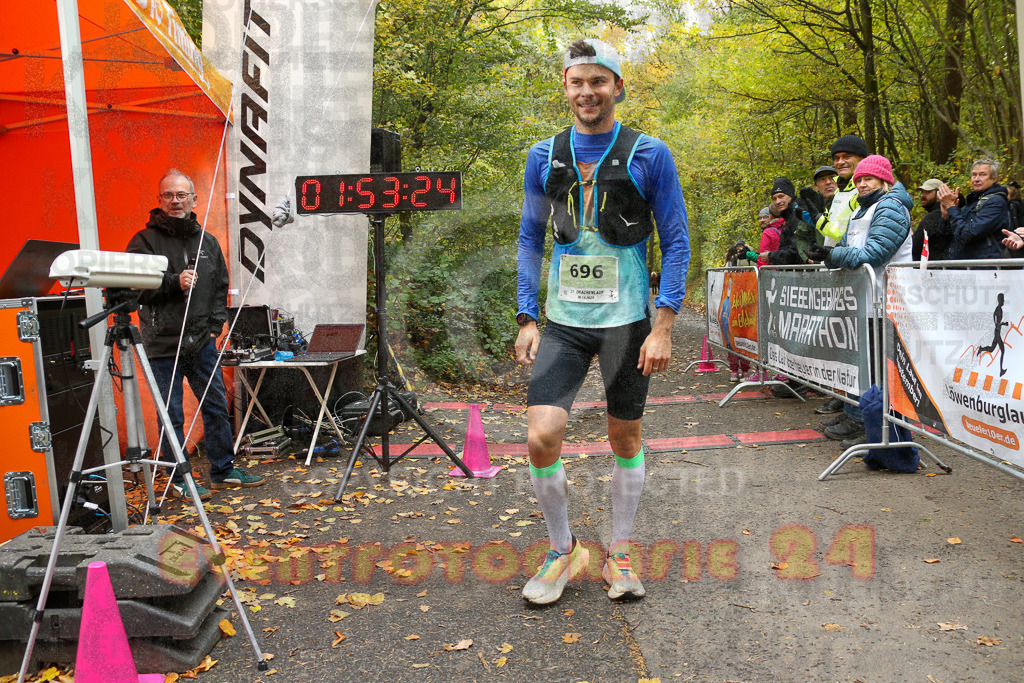 251026_1155_EX1_9779 | Sportfotografie im Rhein-Sieg Kreis, Köln, Bonn, NRW, Rheinland Pfalz, Hessen, etc. Unser Tätigkeitsfeld umfasst den Laufsport vom Volkslauf über den Marathon, Duathlon, Triathon bis zum Ultralauf wie Kölnpfad Ultra oder Schindertrail.