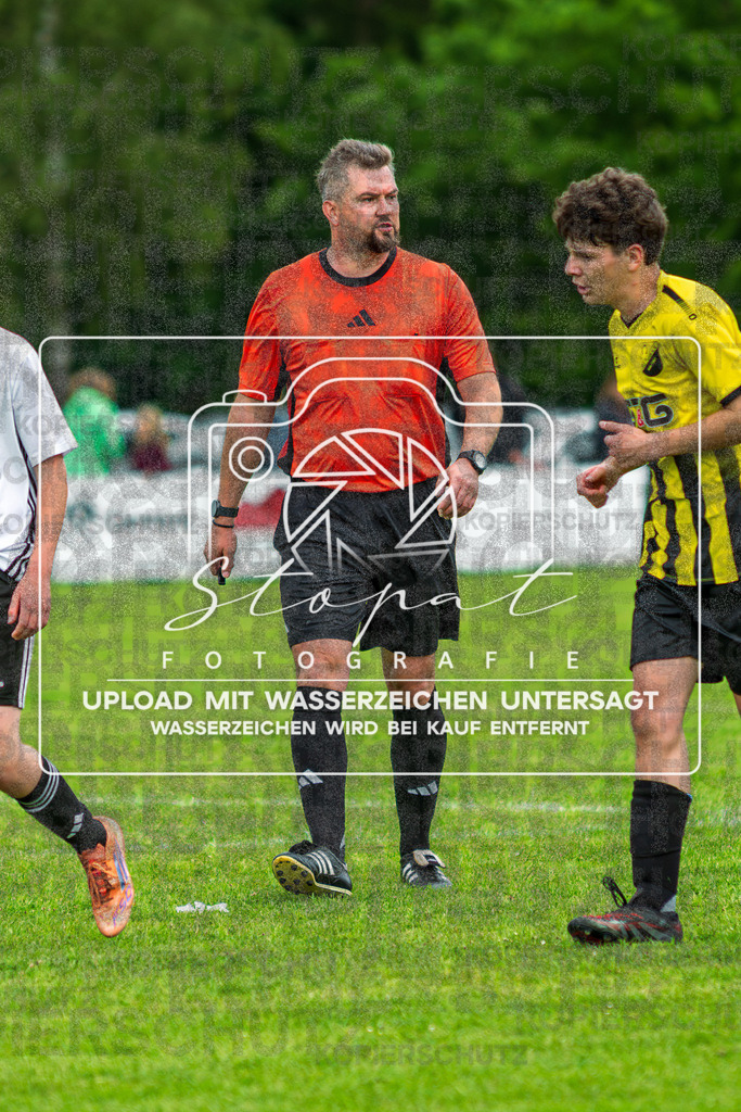 U17 Kreispokal Finale HK - SV Soltau vs. SG Fulde | Oliver Curth (Schiedsrichter); U17 Kreispokal Finale HK - SV Soltau vs. SG Fulde am 07.06.2026 in Sportplatz Alter Schulweg, Schülern - Realisiert mit Pictrs.com