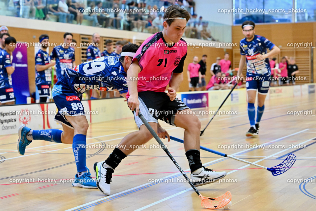 VSV Unihockey vs. Wiener Floorballferein 6.4.2024 | #89 Robert Rauter VSV Unihockey, #71 Christoph Platzer Wiener Floorballverein, VSV Unihockey vs. Wiener Floorballferein 6.4.2024, VSV Unihockey vs. Wiener Floorballferein  am 06.04.2024 in Villach (Ballspielhalle St. Martin), Austria, (Photo by Bernd Stefan)