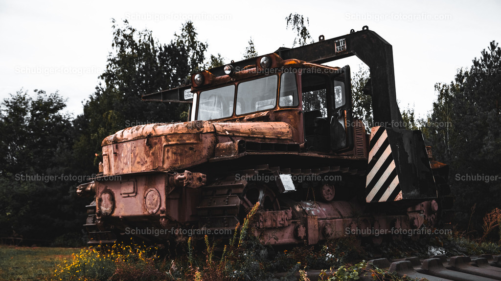 DSCF2013 | Ferropolis ist ein Industriemuseum und Veranstaltungsort in Gräfenhainichen östlich von Dessau-Roßlau auf einer Halbinsel im Gremminer See, dem ehemaligen Tagebau Golpa-Nord. Ferropolis ist Ankerpunkt der Europäischen Route der Industriekultur. Wikipedia - Realisiert mit Pictrs.com