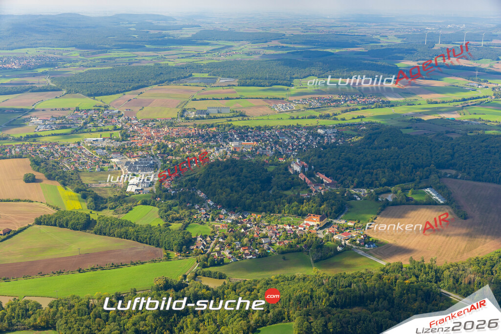 Luftaufnahme der Stadt Scheinfeld - Die Luftaufnahme wurde 2025 vom UL-Flugzeug heraus erstellt ( keine Drohne ) - Hochauflösende Luftaufnahme - für professionelle Ausdrucke geeignet. Die Geschenkidee !Mit Lizenz und Bildrechte bestellbar