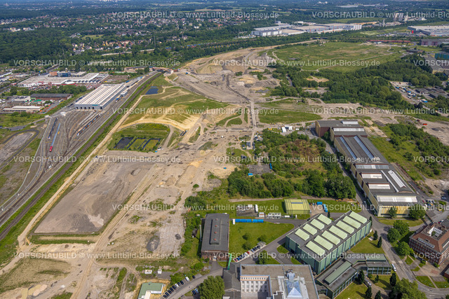 Dortmund240507296 | Luftbild, Gewerbegebiet Westfalenhütte Gelände, oben Brückenbaustelle mit Neubau der Straßenüberführung Hildastraße über Bahngleise zur Nordstadt, Siemens Rail Service Center, Dortmund, Ruhrgebiet, Nordrhein-Westfalen, Deutschland