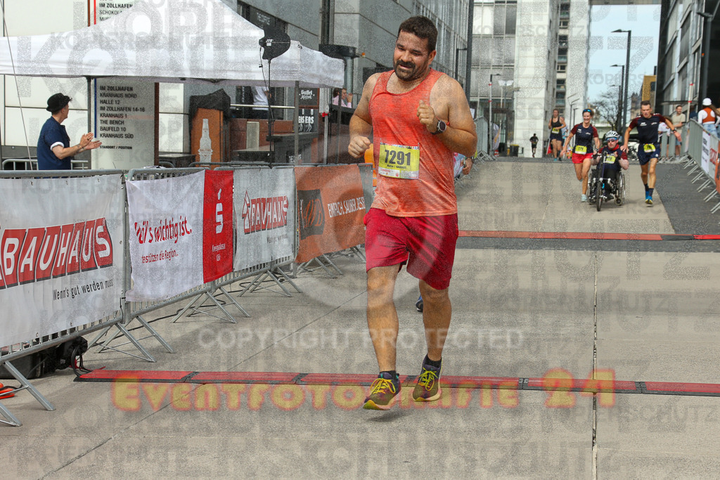 250920_1323_EX1_4301 | Sportfotografie im Rhein-Sieg Kreis, Köln, Bonn, NRW, Rheinland Pfalz, Hessen, etc. Unser Tätigkeitsfeld umfasst den Laufsport vom Volkslauf über den Marathon, Duathlon, Triathon bis zum Ultralauf wie Kölnpfad Ultra oder Schindertrail.