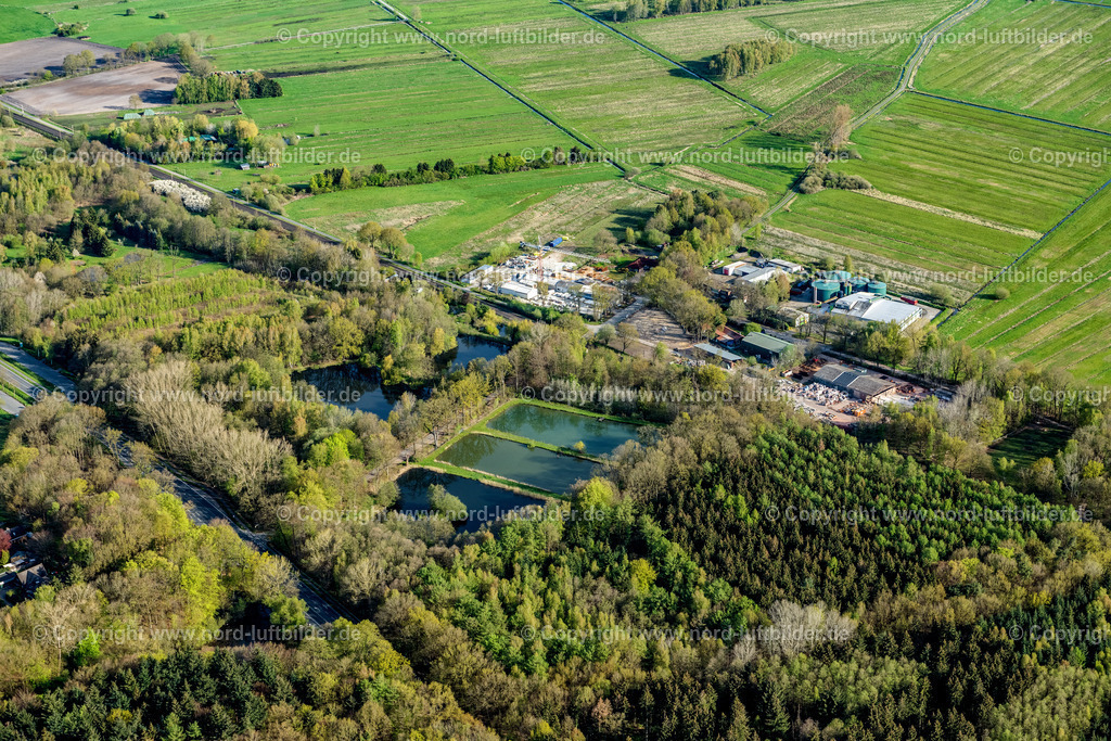 Nottensdorf_Betonwerk_Melchien_GmbH_Co_Kg_ELS_4965010523 | NOTTENSDORF 01.05.2023 Gewerbegebiet und Firmenansiedlung an der Bahn in Nottensdorf im Bundesland Niedersachsen, Deutschland. // Commercial area and company settlement on the railway in Nottensdorf in the state Lower Saxony, Germany. Foto: Martin Elsen