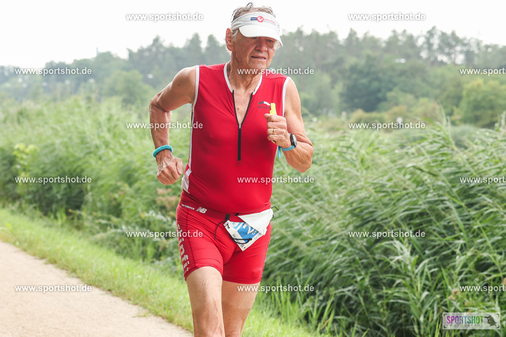 LUR_1777 | 34. M-net Erlanger Triathlon 2025 #erlangertriathlon  #mnettriathlon2025 #mnettriathlon #team #olympischedistanz #mitteldistanz #triathlon #maindonaukanal  #erlangertriathlon2025 #yourpictrs #tv1848 #tv1848erlangen  #triathlonbayern #sportinerlangen #demsportverbunden #sportshot_your_pictrs Copyright: www.sportshot.de