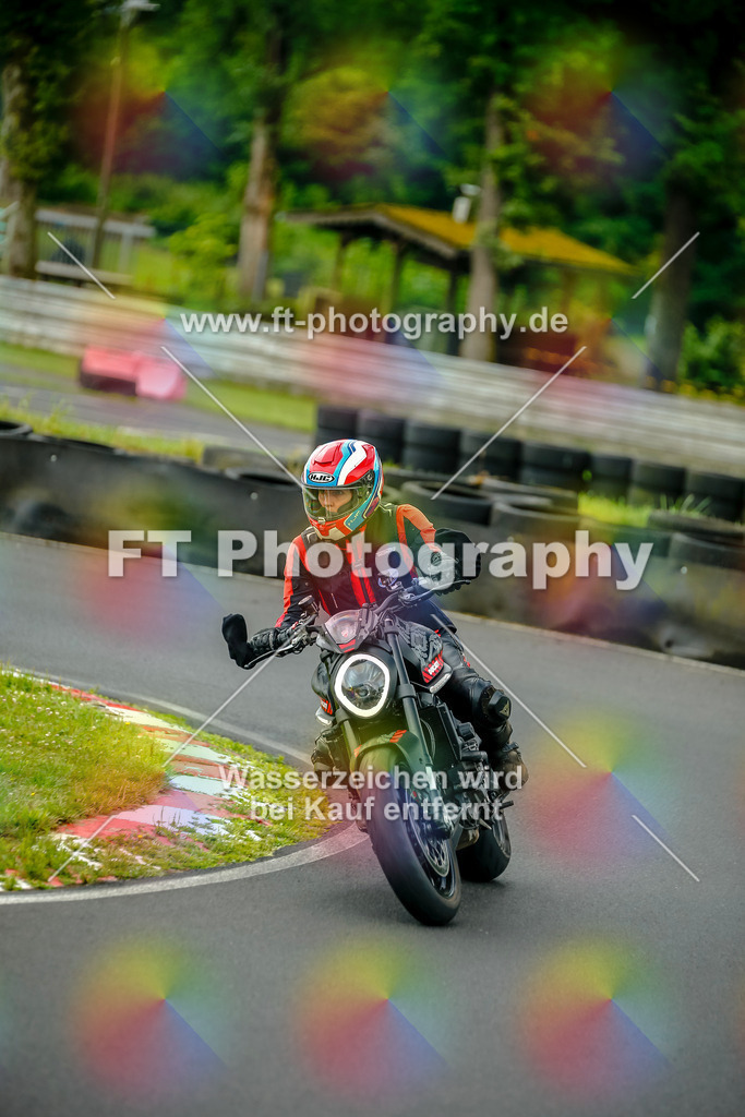VBK-4133 | Hier findet Ihr Bilder von Touristenfahrten auf der Nürburgring Nordschleife oder von anderen Veranstaltungen die ich besucht habe. Viel Spass beim Durch Schauen 