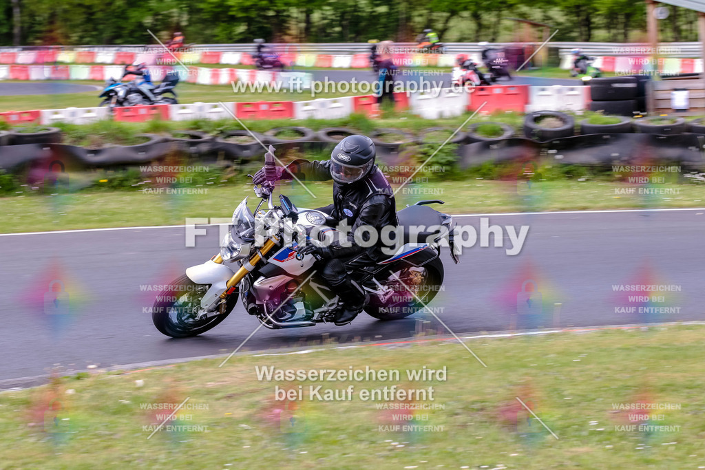 MotoTeamVBK-20923 | Hier findet Ihr Bilder von Touristenfahrten auf der Nürburgring Nordschleife oder von anderen Veranstaltungen die ich besucht habe. Viel Spass beim Durch Schauen 